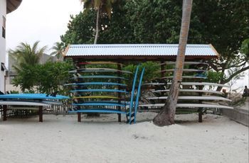 Отель Cokes Surf Camp Тулусду Экстерьер фото